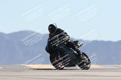 media/Oct-13-2025-Moto Forza (Mon) [[a66d839500]]/3-B Group/Session 4 (Turn 9)/